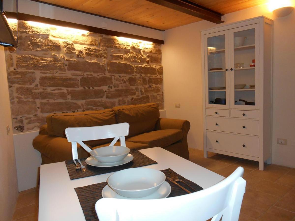 Suite Minerva 10 Steps From Piazza Civica Alghero Esterno foto