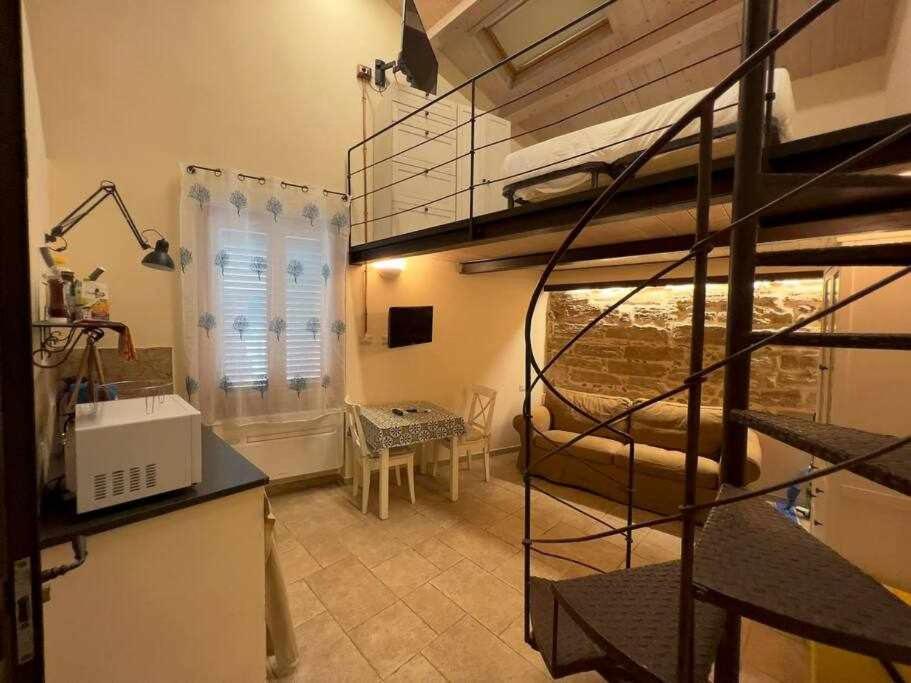Suite Minerva 10 Steps From Piazza Civica Alghero Esterno foto