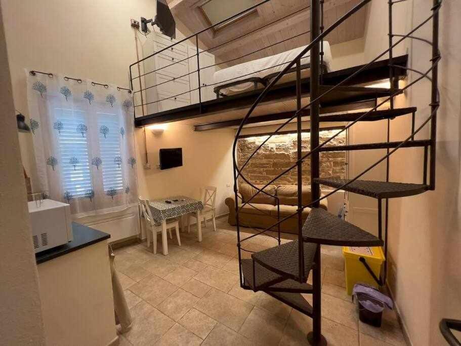 Suite Minerva 10 Steps From Piazza Civica Alghero Esterno foto